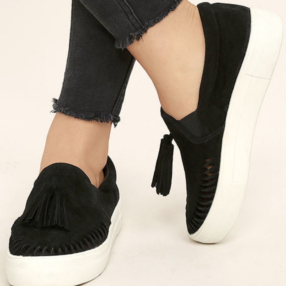 NEW Vince Camuto Black Leather Sneakers w/Tassels - Picture 2 of 7